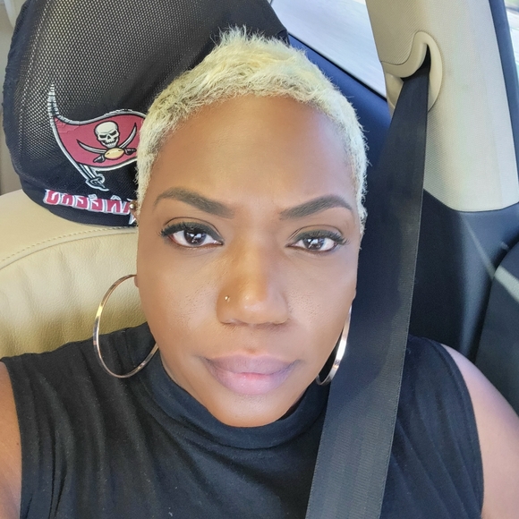 Meet your Posher, Tabitha - Picture 4 of 8